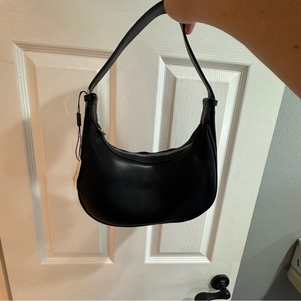 CHOLISS Black Faux Leather Shoulder Bag – NWT‎ Sleek, Minimalist and On Trend